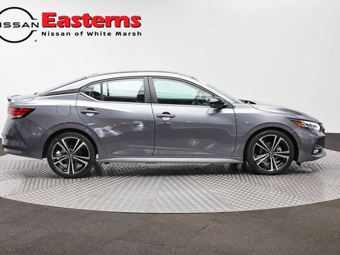 Used 2023 Nissan Sentra SR w/ SR Premium Package FWD image 4