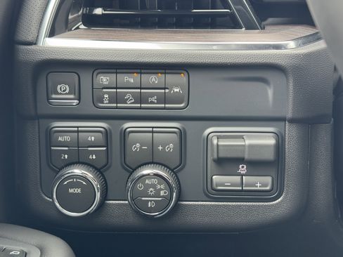 New 2026 Chevrolet Tahoe Premier image 25