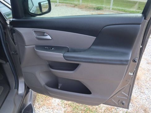 Used 2011 Honda Odyssey EX-L image 34
