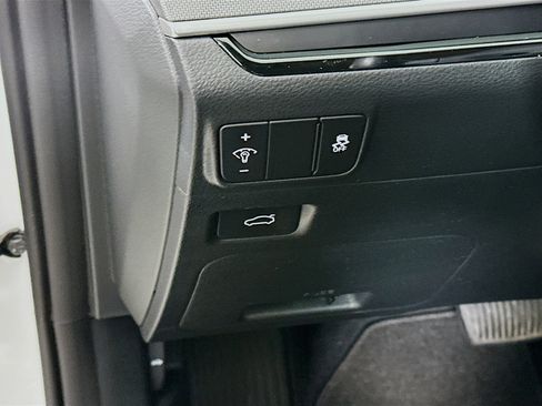 Used 2025 Kia K5 LXS FWD image 17