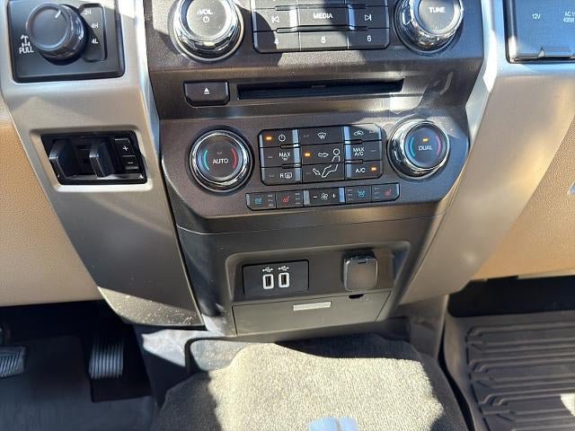 Used 2017 Ford F350 Lariat w/ Lariat Ultimate Package AWD/4WD image 27