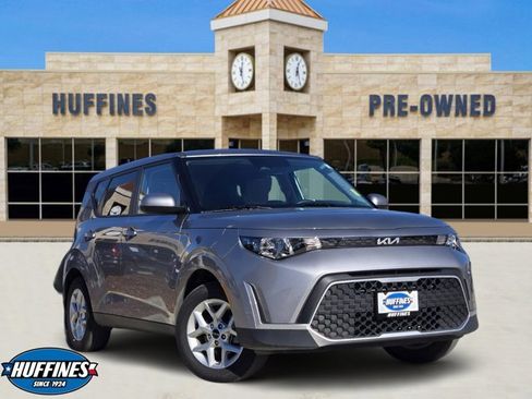 Certified 2025 Kia Soul LX image 1