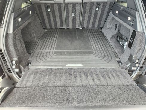 Used 2023 Land Rover Range Rover SE image 36