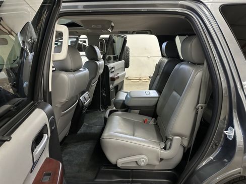 Used 2014 Toyota Sequoia Platinum image 11