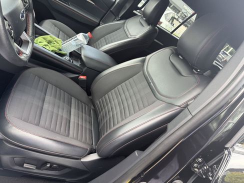 Used 2025 Ford Explorer ST-Line AWD/4WD image 37