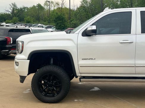 Used 2017 GMC Sierra 1500 Denali w/ Denali Ultimate Package image 8