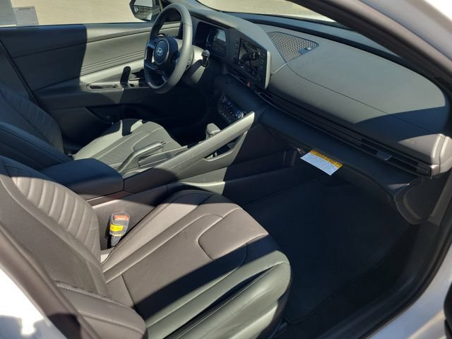 New 2026 Hyundai Elantra SEL Sport FWD image 18