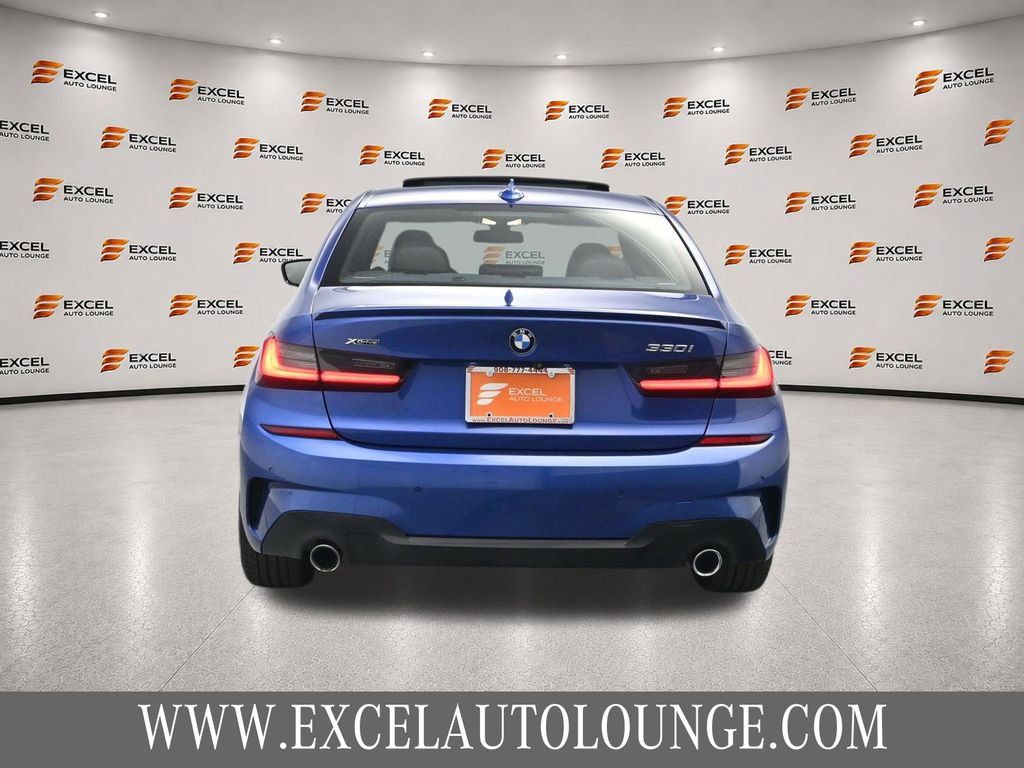 Used 2020 BMW 330i xDrive Sedan w/ M Sport Package AWD/4WD image 4