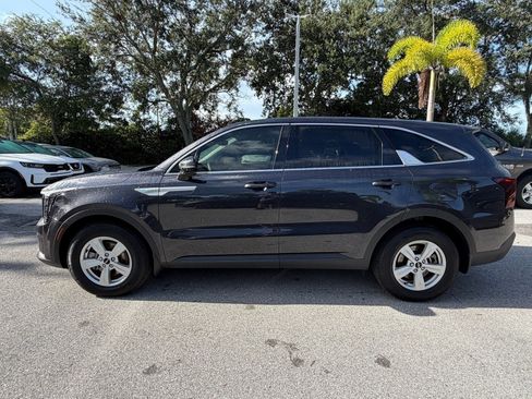 Certified 2026 Kia Sorento LX FWD image 4