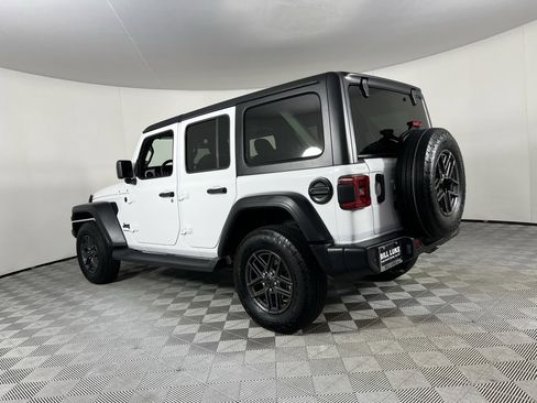 Used 2024 Jeep Wrangler Sport S image 9