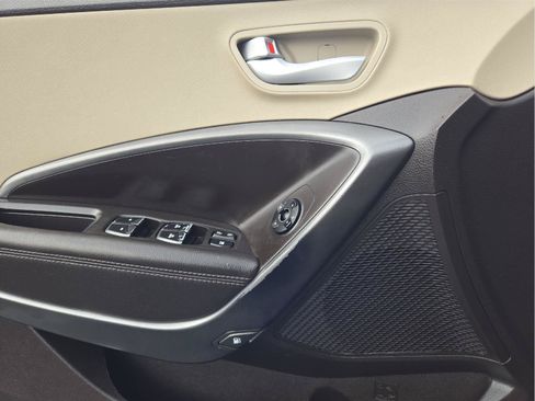 Used 2017 Hyundai Santa Fe Sport FWD image 19