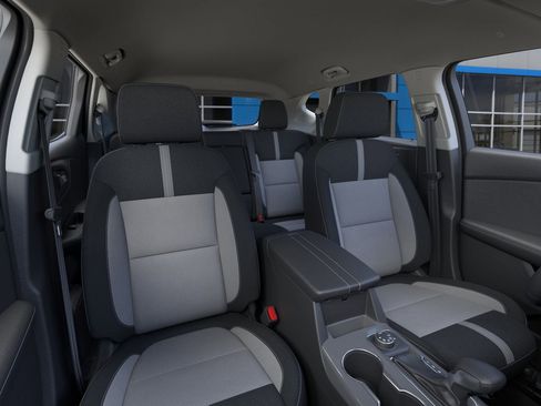 New 2025 Chevrolet Blazer LT w/ Convenience Package image 40