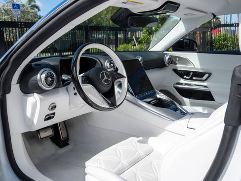 Used 2026 Mercedes-Benz Maybach SL 680 image 16