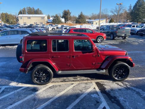 Used 2021 Jeep Wrangler Unlimited Sahara image 24