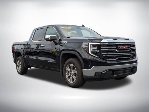 Used 2025 GMC Sierra 1500 SLT RWD image 2