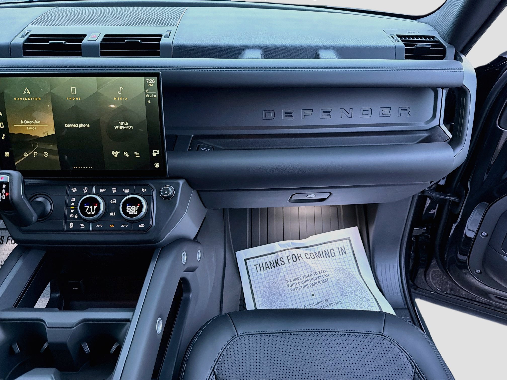 New 2026 Land Rover Defender 110 X-Dynamic SE AWD/4WD image 17
