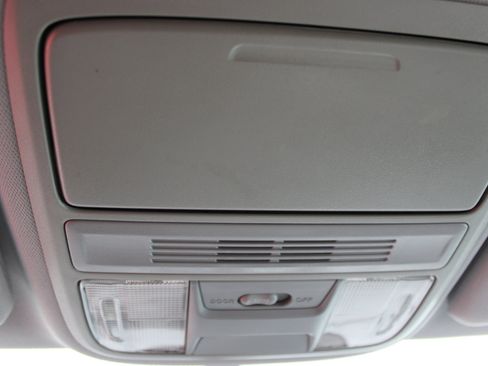 Used 2017 Honda CR-V LX image 31