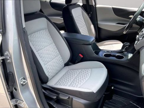 Certified 2021 Chevrolet Equinox LS w/ LS Convenience Package FWD image 7