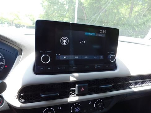 Used 2024 Honda HR-V LX image 9