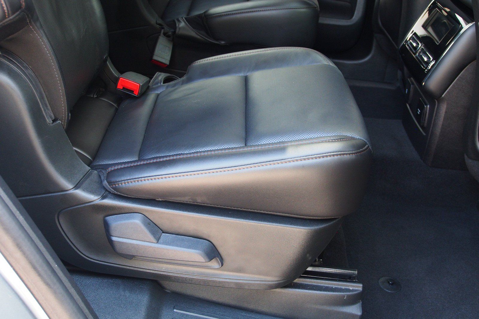 Used 2024 Lincoln Aviator Reserve w/ Equipment Group 201A RWD image 15