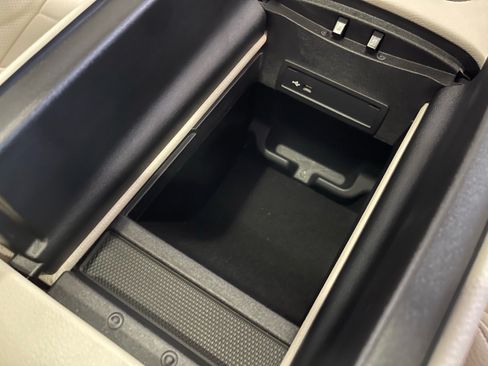 Used 2022 Mercedes-Benz GLE 350 w/ Premium Package image 42