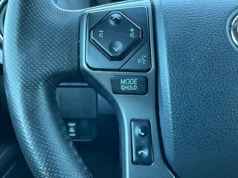 Used 2020 Toyota Tacoma TRD Sport image 21