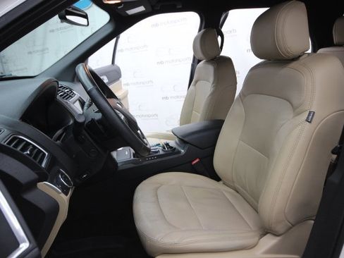 Used 2017 Ford Explorer Limited image 11