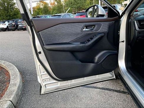 Certified 2023 Nissan Rogue SV AWD/4WD image 9