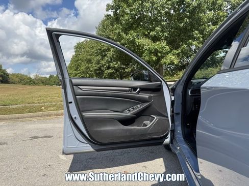 Used 2022 Honda Accord Sport image 11