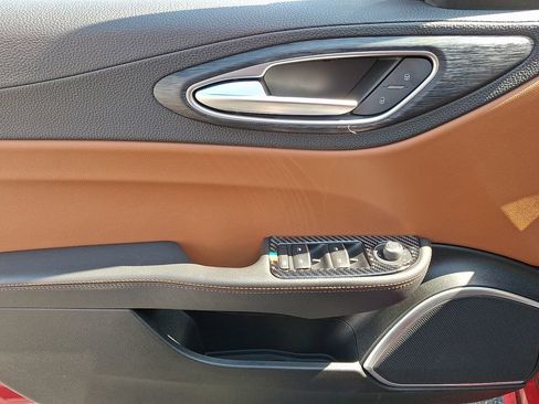Used 2019 Alfa Romeo Giulia AWD image 12