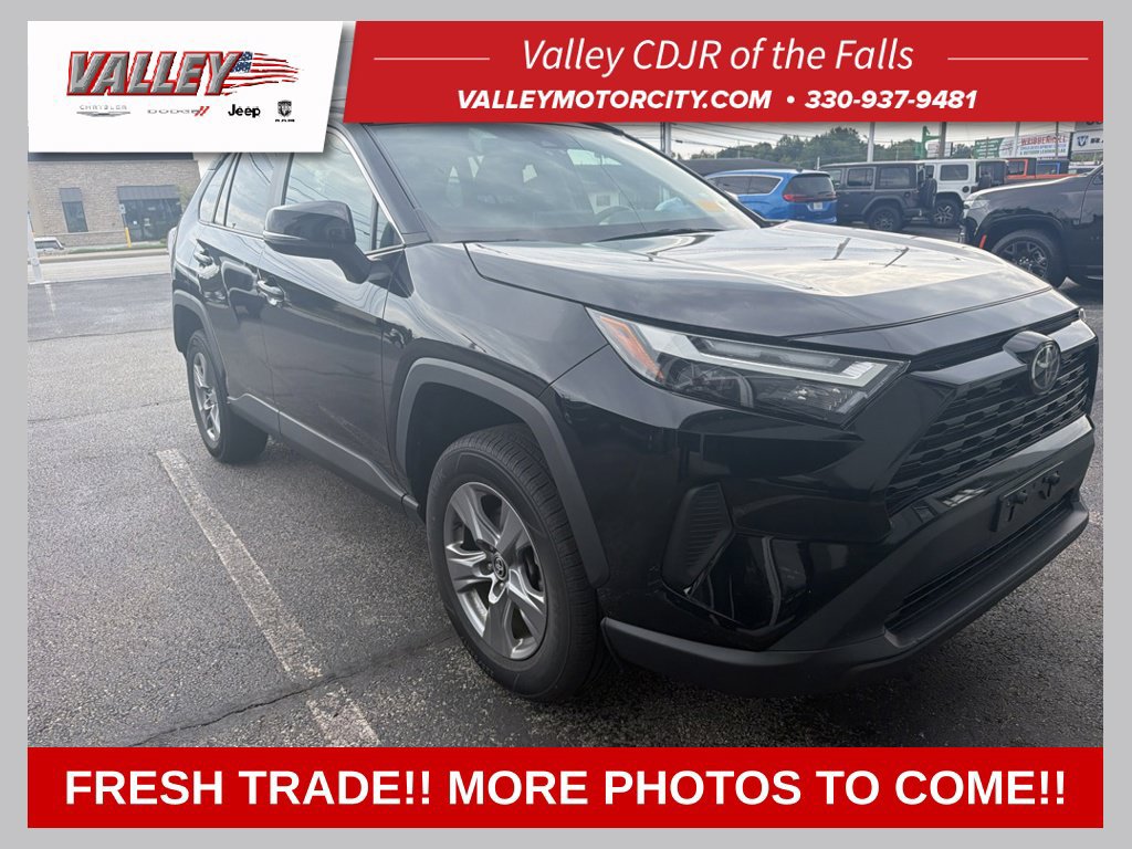 Used 2024 Toyota RAV4 XLE AWD/4WD image 1