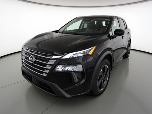 Used 2025 Nissan Rogue SV FWD image 3