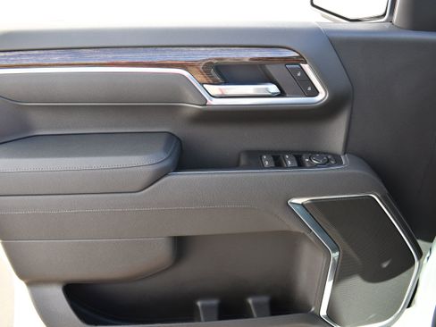 New 2026 GMC Sierra 1500 SLE w/ Preferred Package image 13