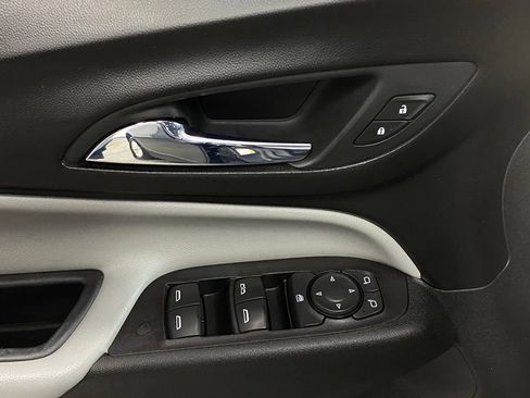 Used 2018 Chevrolet Equinox LS FWD image 13