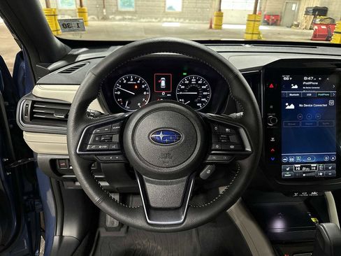 Used 2025 Subaru Forester Limited AWD/4WD image 18
