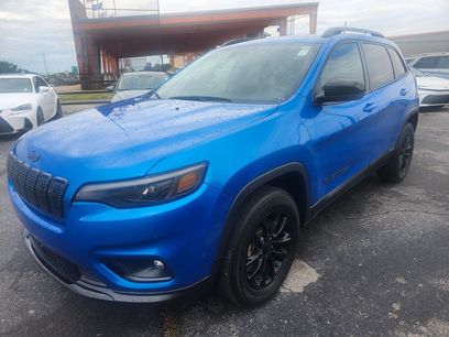 Used 2023 Jeep Cherokee Altitude Lux