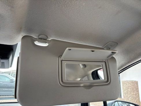 Used 2022 Nissan Versa SV image 29