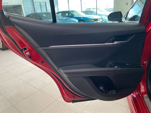Used 2019 Toyota Camry XSE image 17
