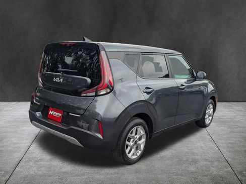 Used 2024 Kia Soul LX w/ Option Group 015 FWD image 4