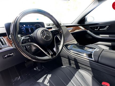 Used 2025 Mercedes-Benz S 500 4MATIC image 12
