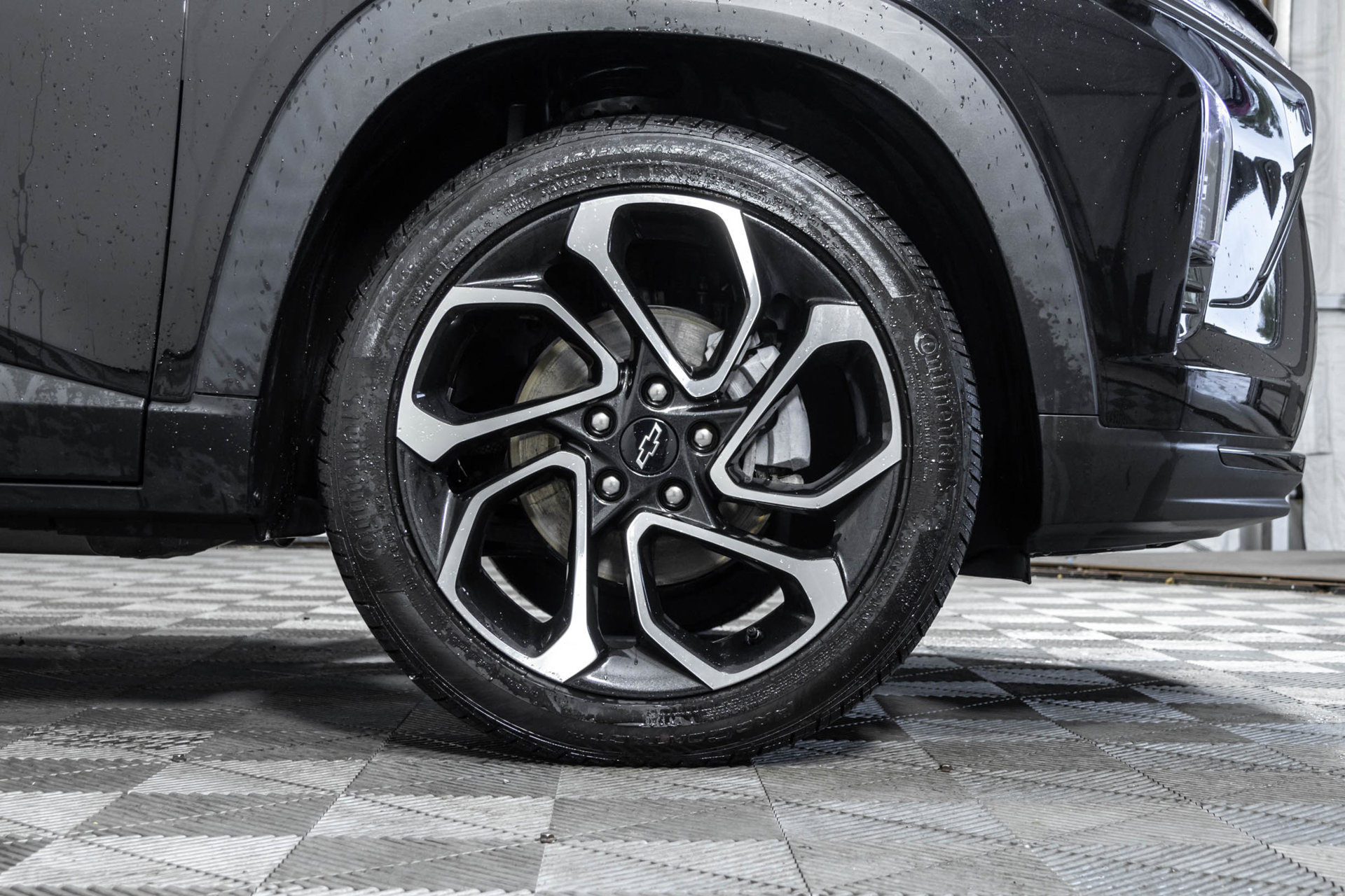 Used 2024 Chevrolet Trax RS w/ Sunroof Package FWD image 41