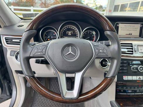 Used 2014 Mercedes-Benz E 350 4MATIC Wagon image 18