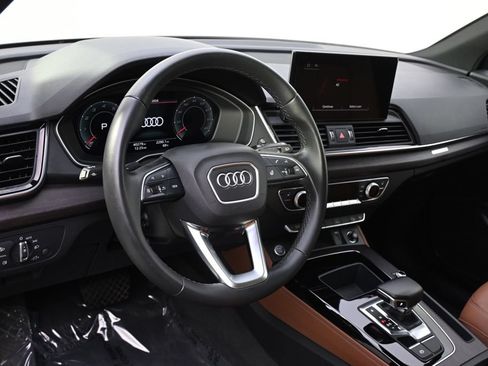 Used 2021 Audi Q5 2.0T Premium Plus w/ Premium Plus Package AWD/4WD image 11