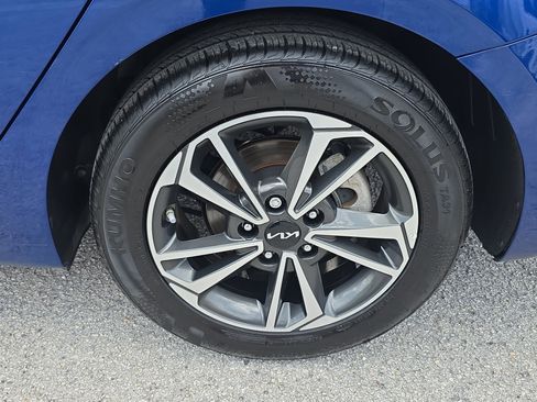 Used 2024 Kia Forte LXS w/ LXS Technology Package FWD image 12