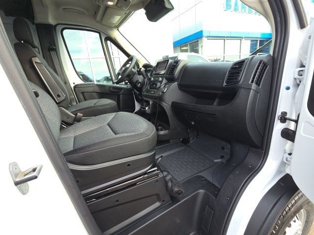Used 2025 RAM ProMaster 1500 w/ Convenience Group FWD image 4