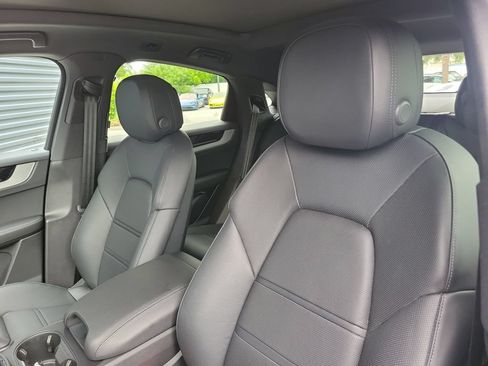 Certified 2024 Porsche Cayenne Coupe AWD/4WD image 5