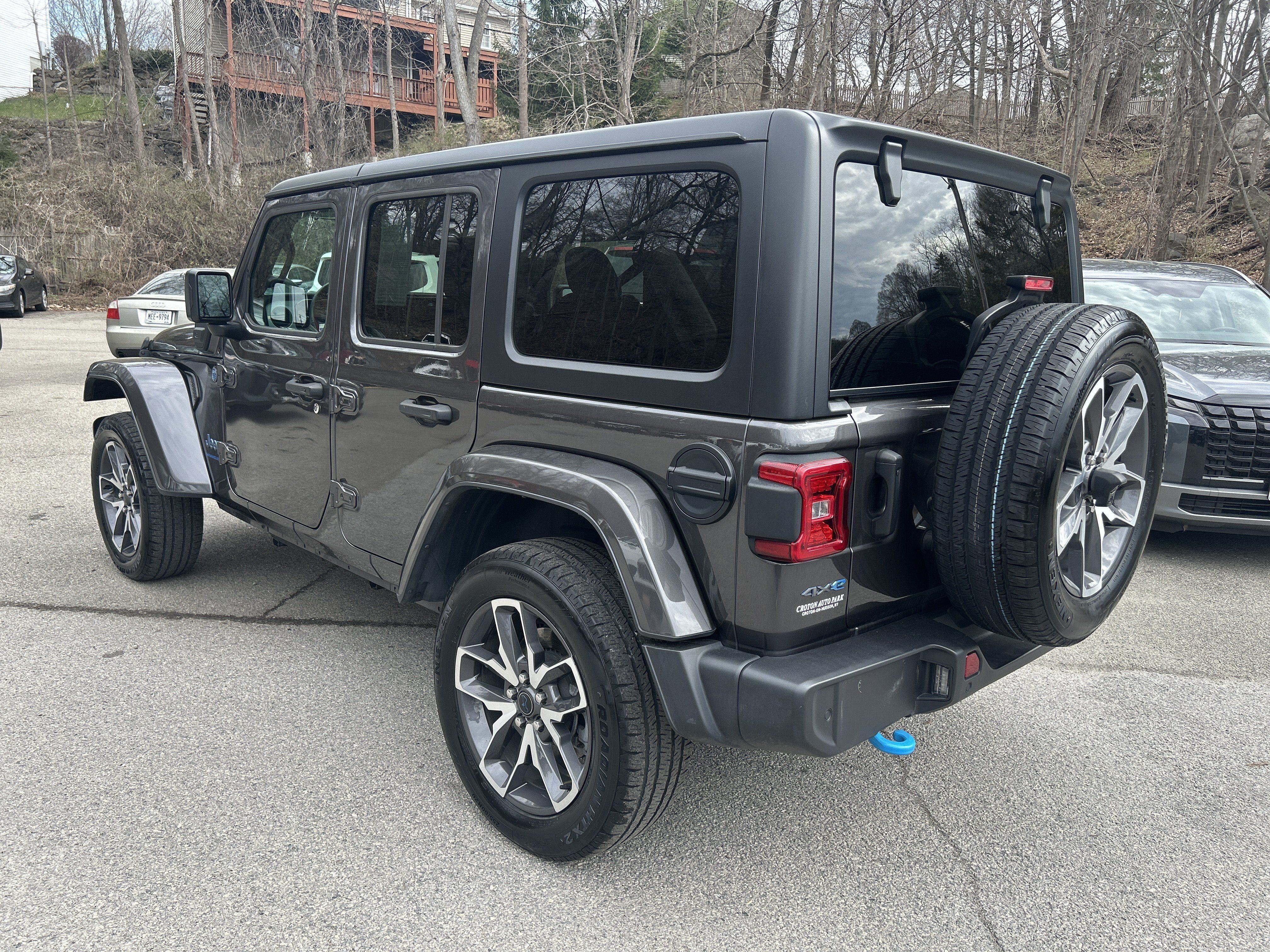 Used 2024 Jeep Wrangler Sport S w/ Convenience Group AWD/4WD image 8