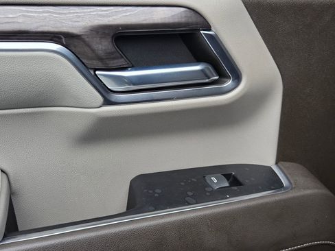 Used 2022 Chevrolet Silverado 1500 LTZ w/ Technology Package image 28