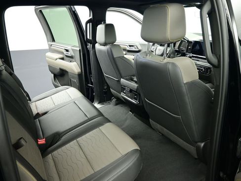 Used 2024 Chevrolet Silverado 2500 ZR2 w/ Technology Package image 62