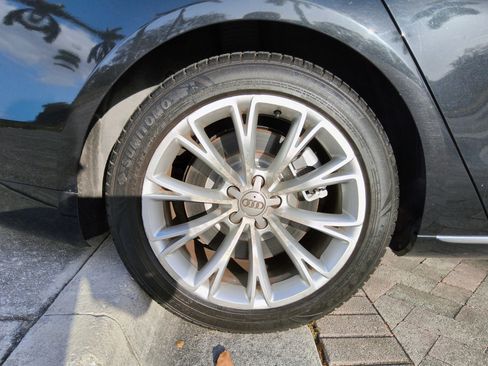 Used 2011 Audi A8 L 4.2 image 40